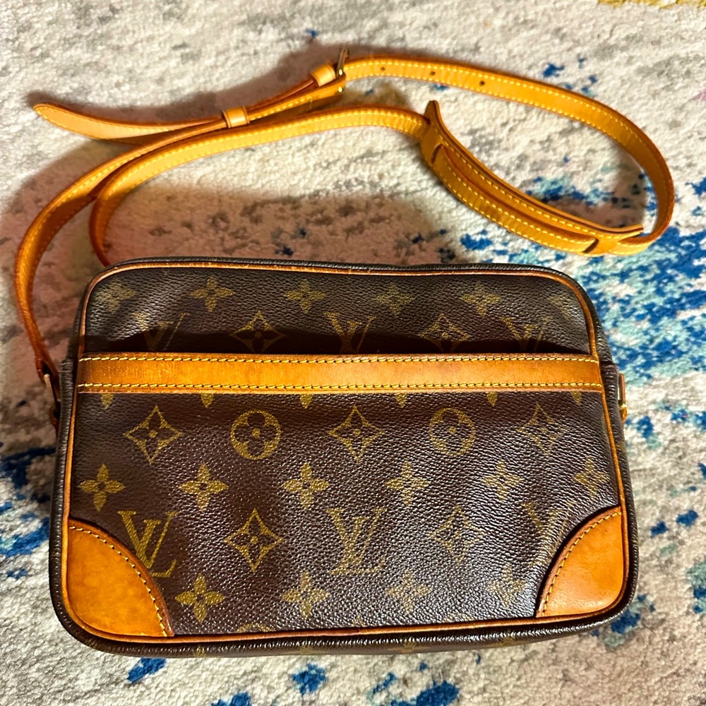 LOUIS VUITTON TROCADERO 23
